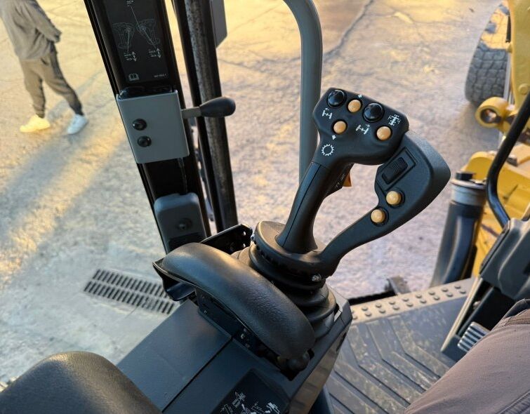 CATERPILLAR CATERPILLAR 12M3 AWD***IMMACULATE/REGISTERED***